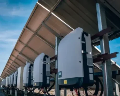 A longevidade da sua usina solar: Entendendo as garantias e suas vantagens competitivas