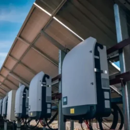 A longevidade da sua usina solar: Entendendo as garantias e suas vantagens competitivas